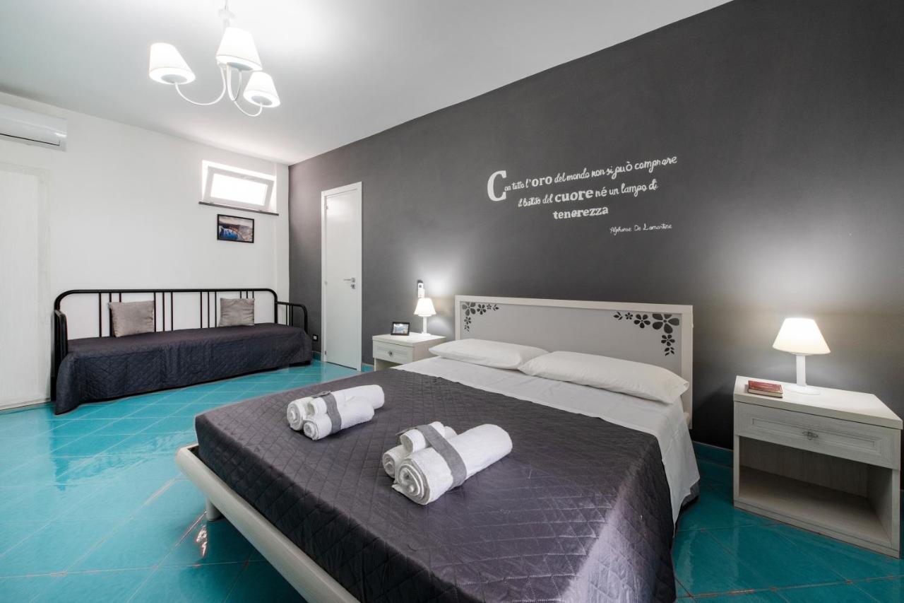 La Casa Del Pozzo Vecchio Bed & Breakfast Procida Bagian luar foto