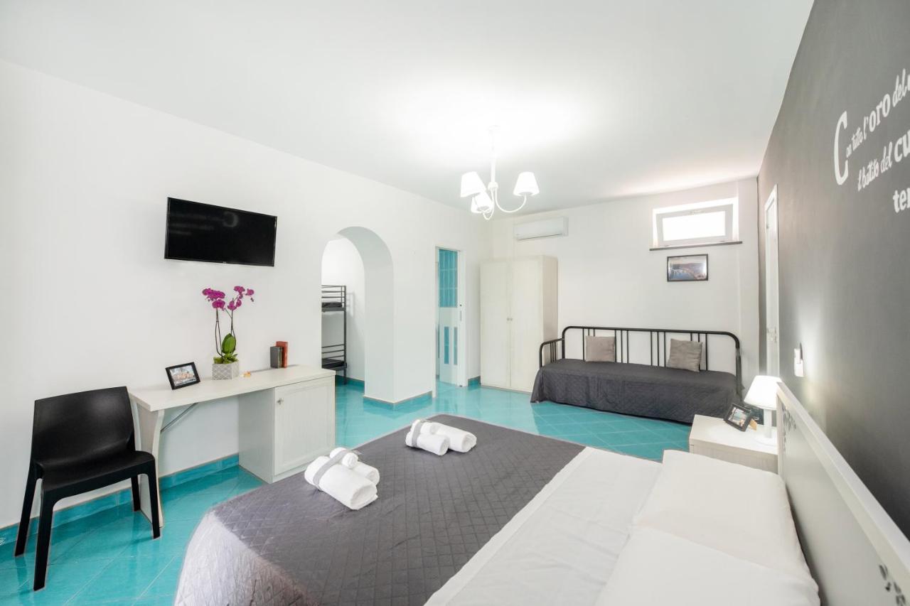 La Casa Del Pozzo Vecchio Bed & Breakfast Procida Bagian luar foto