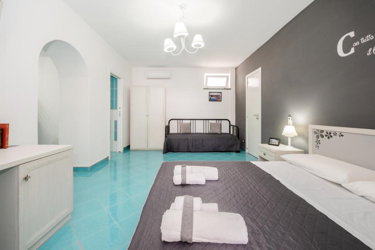 La Casa Del Pozzo Vecchio Bed & Breakfast Procida Bagian luar foto