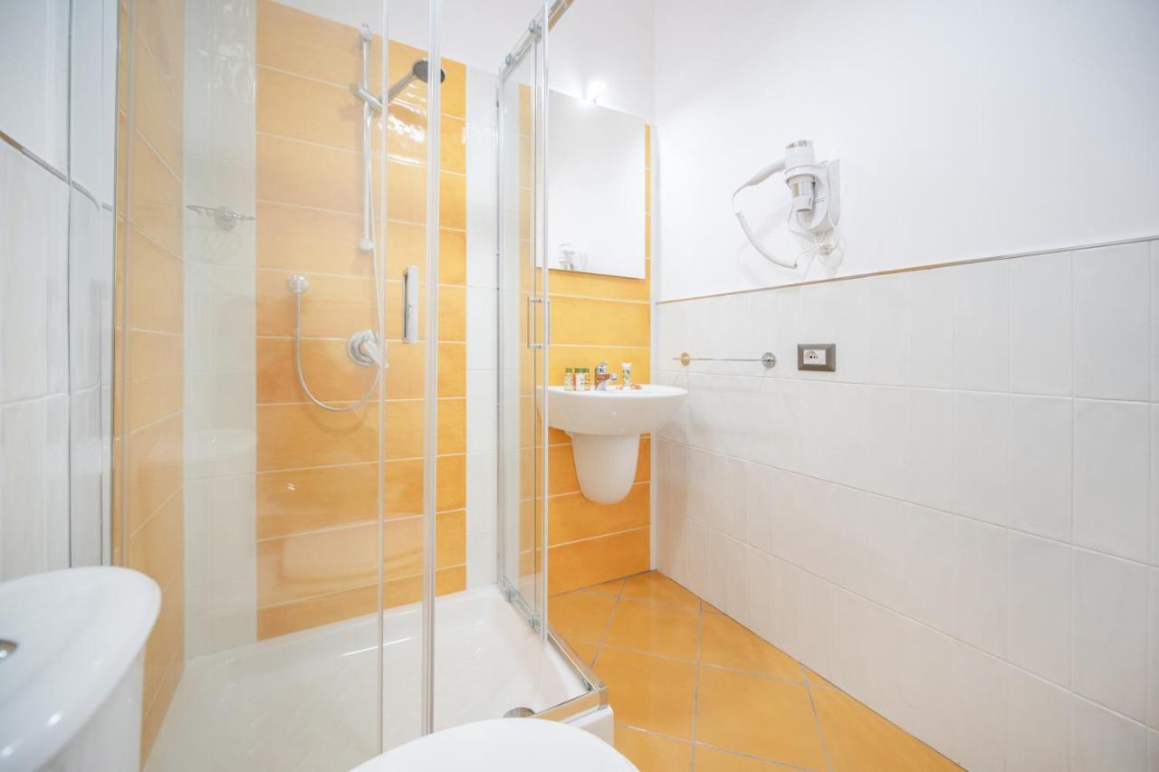 La Casa Del Pozzo Vecchio Bed & Breakfast Procida Bagian luar foto