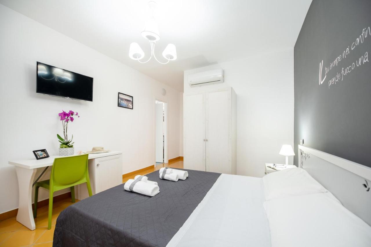 La Casa Del Pozzo Vecchio Bed & Breakfast Procida Bagian luar foto